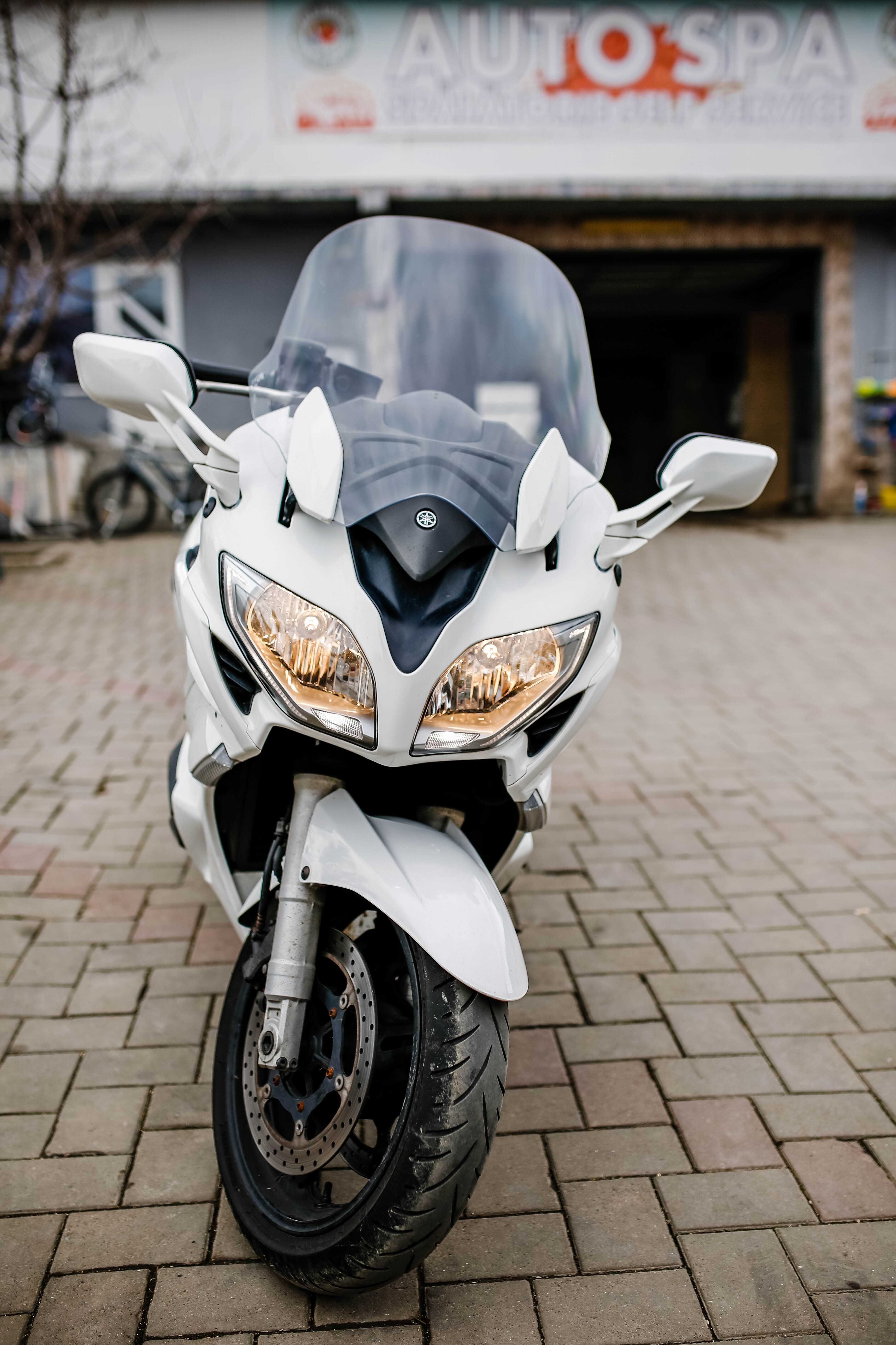 Motocicleta Yamaha FJR 1300 - 2014