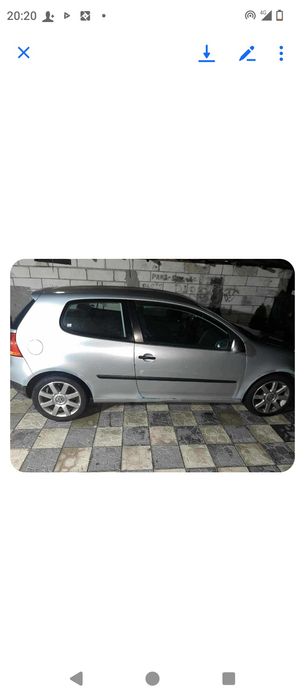 Vând sau schimb golf 5