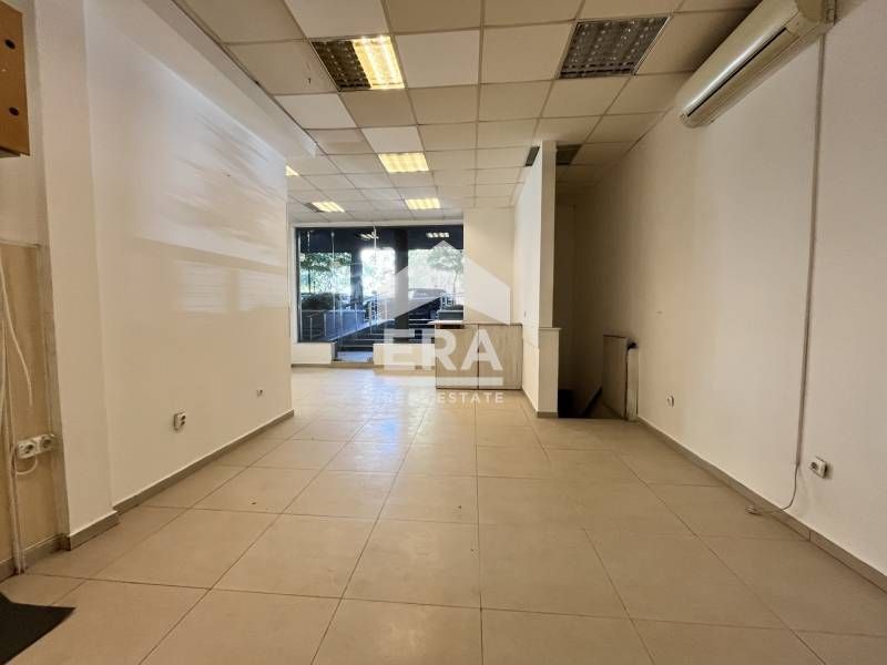 Търговско помещение с лице на ул. Пирин в Манастирски ливади