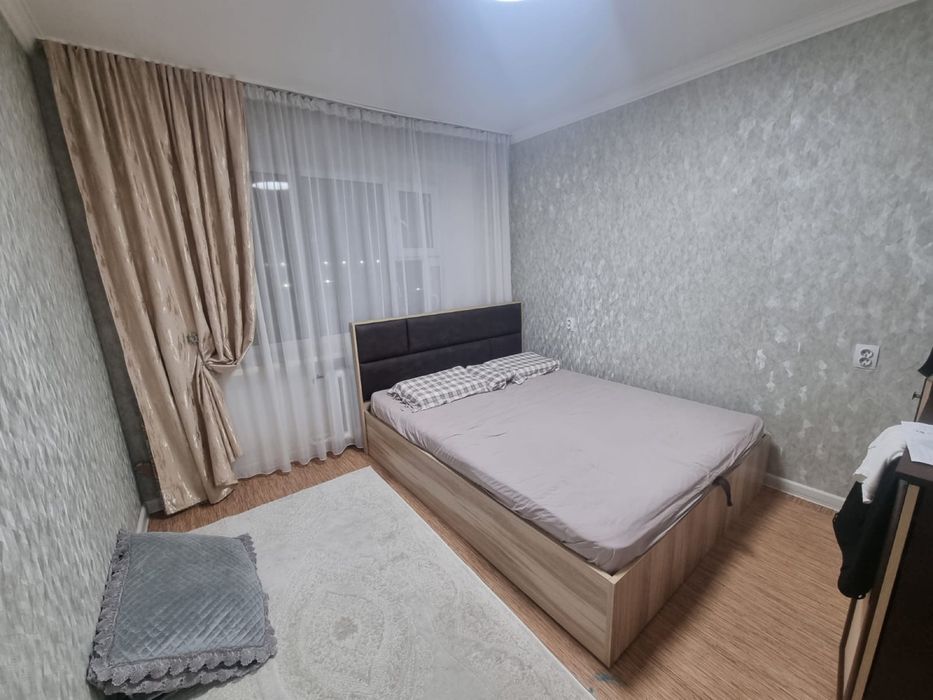 Продам кровать с матрасом 170*210.