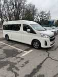 Toyota Hiace микроавтобус