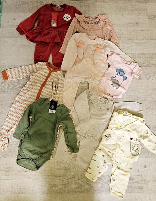 Нови бебешки дрехи, различни размери