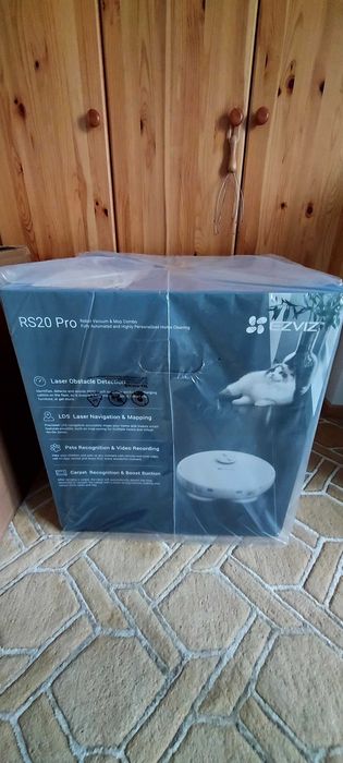 Aspirator EZVIZ RS20 pro . Este nou, sigilat si cu garantie