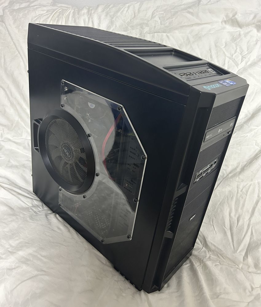 PC Gaming  Intel i7 2,7 GHZ 8 CPUs / HDD 240 SSD / Radeon 580 SX