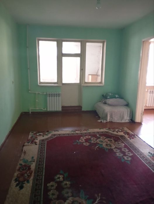 Чирчикда октябръскийда 2 хонали квартира сотилади