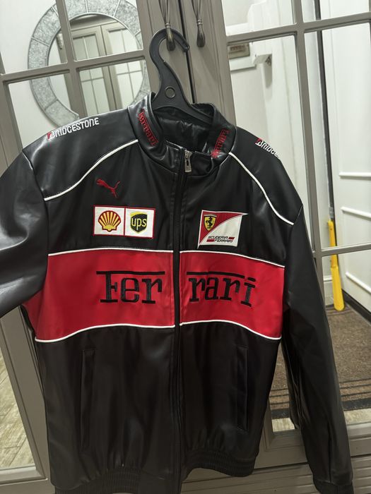 Продам кожаную куртку Ferrari F1 M