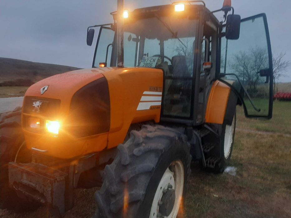 Vand sau schimb tractor Renault Ares 620