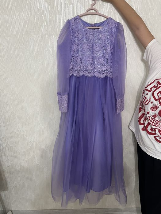 Продается платье и куртки