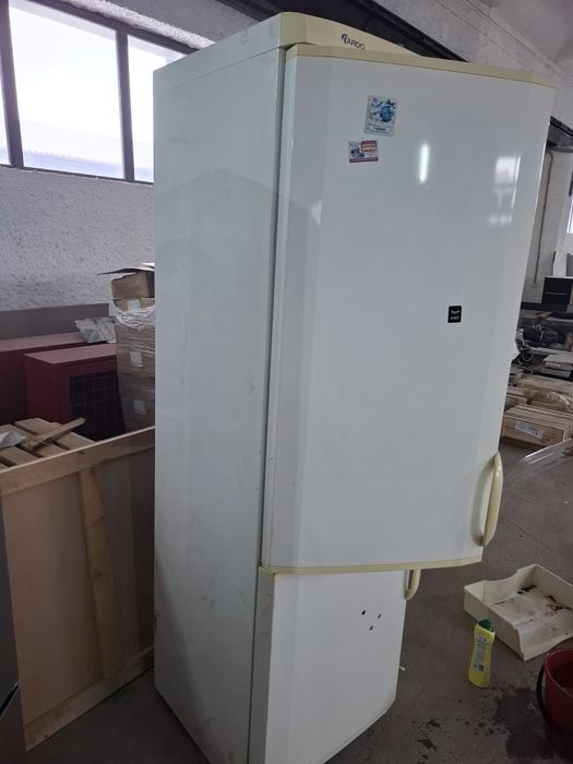 Холодильник продается