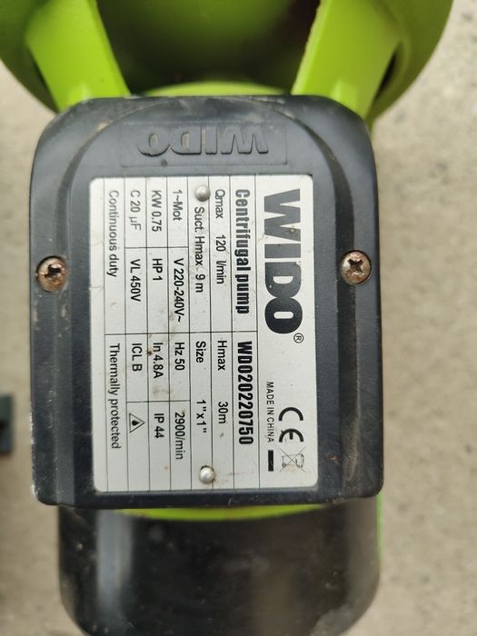 Se vând 2 pompe de apă