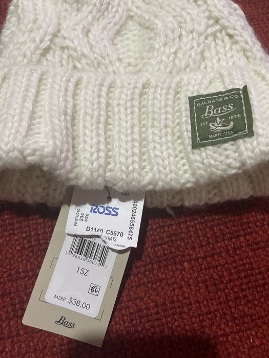 Бежевая шапка ross
