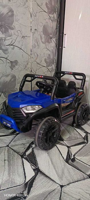 Продаётся детский электромобиль