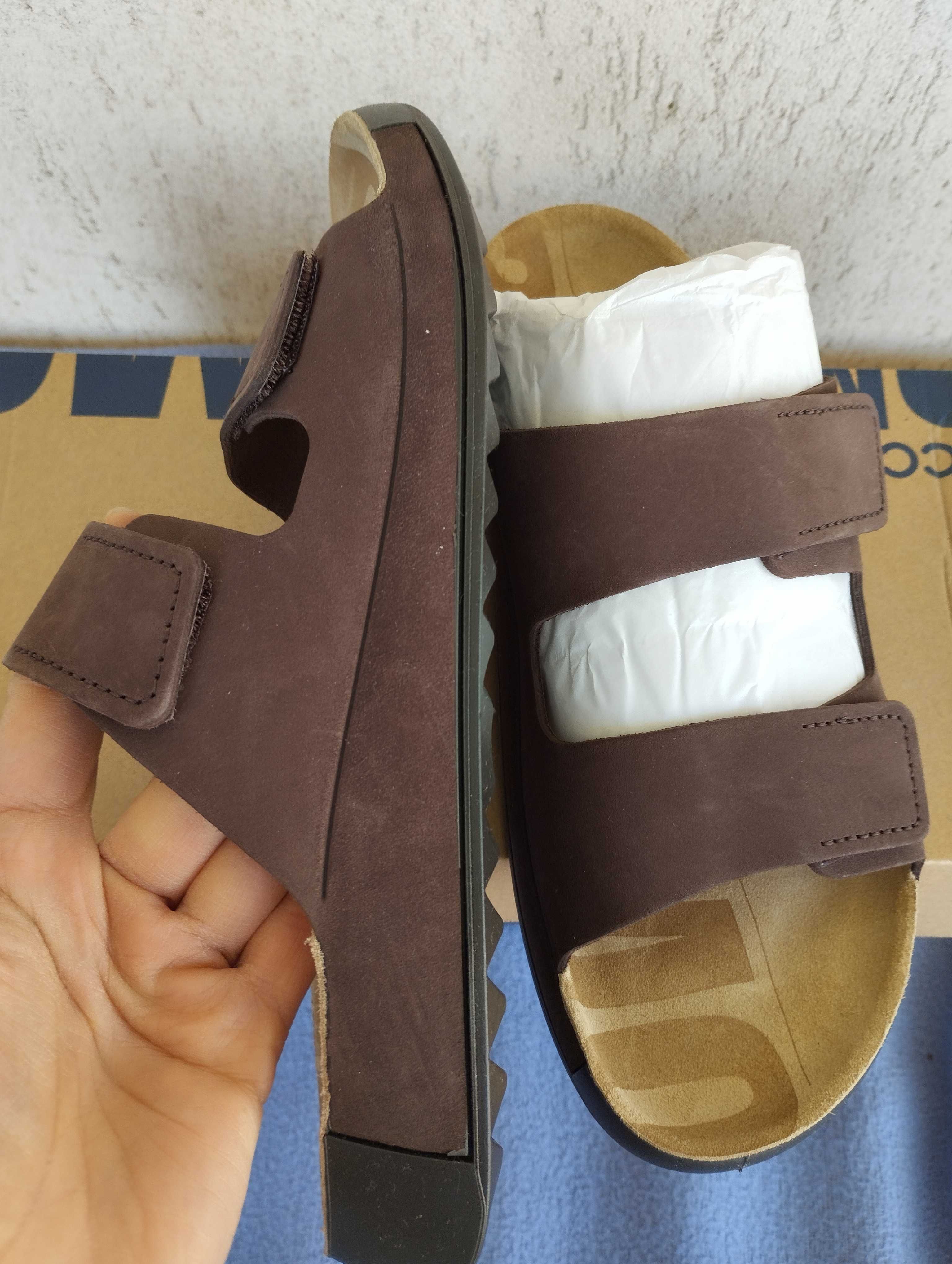 Нови  Ecco номер 40-41.и обувки Ara.