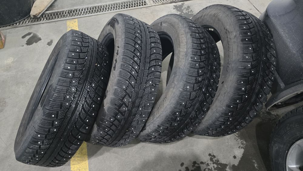 Продам зимнюю шипованную резину Torero 225/65/R17