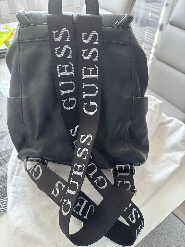 Раница Guess и Liu Jo малка