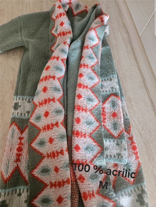 Лот вълнени жилетки/ Пуловер Stradivarius