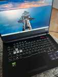 Vând laptop gaming Asus ROG STRIX G15