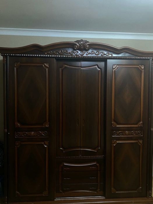 Продам спальный гарнитур