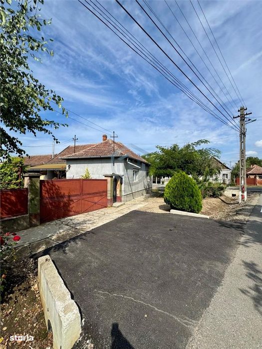 Casa cu 4 camere si livada la 35 km de Oradea