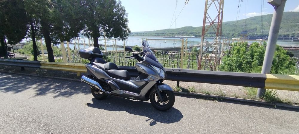 Honda SilverWing 409 maxiscooter