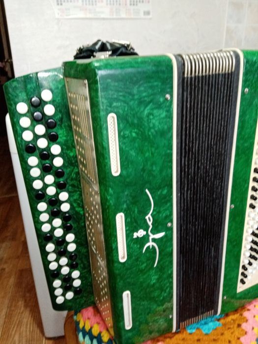 Продам баян в отличном состоянии в г. Уральске.