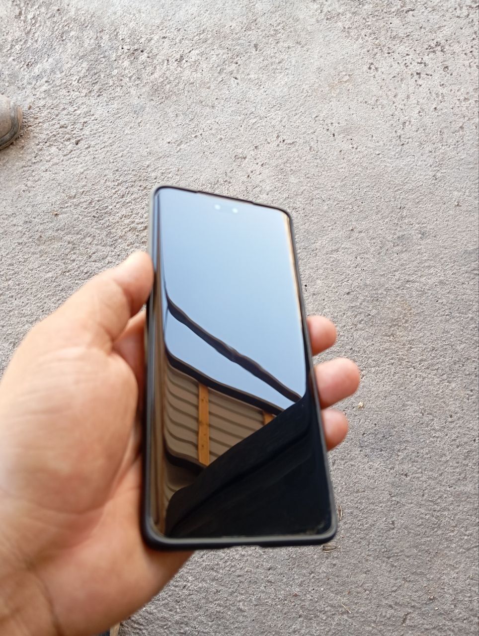 Xiaomi 13 lite 5g 
Ayb rasmda 
8+8/128tali
Karopka dakument full 
Hamm