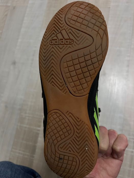 Детски спортни обувки за зала