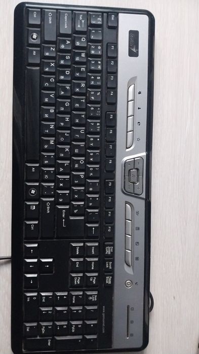 Продам клавиатуру