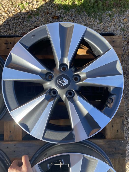 17 цола 5 х 114.3 мм Дачия Дъстър , Dacia Duster , Рено , Renaut