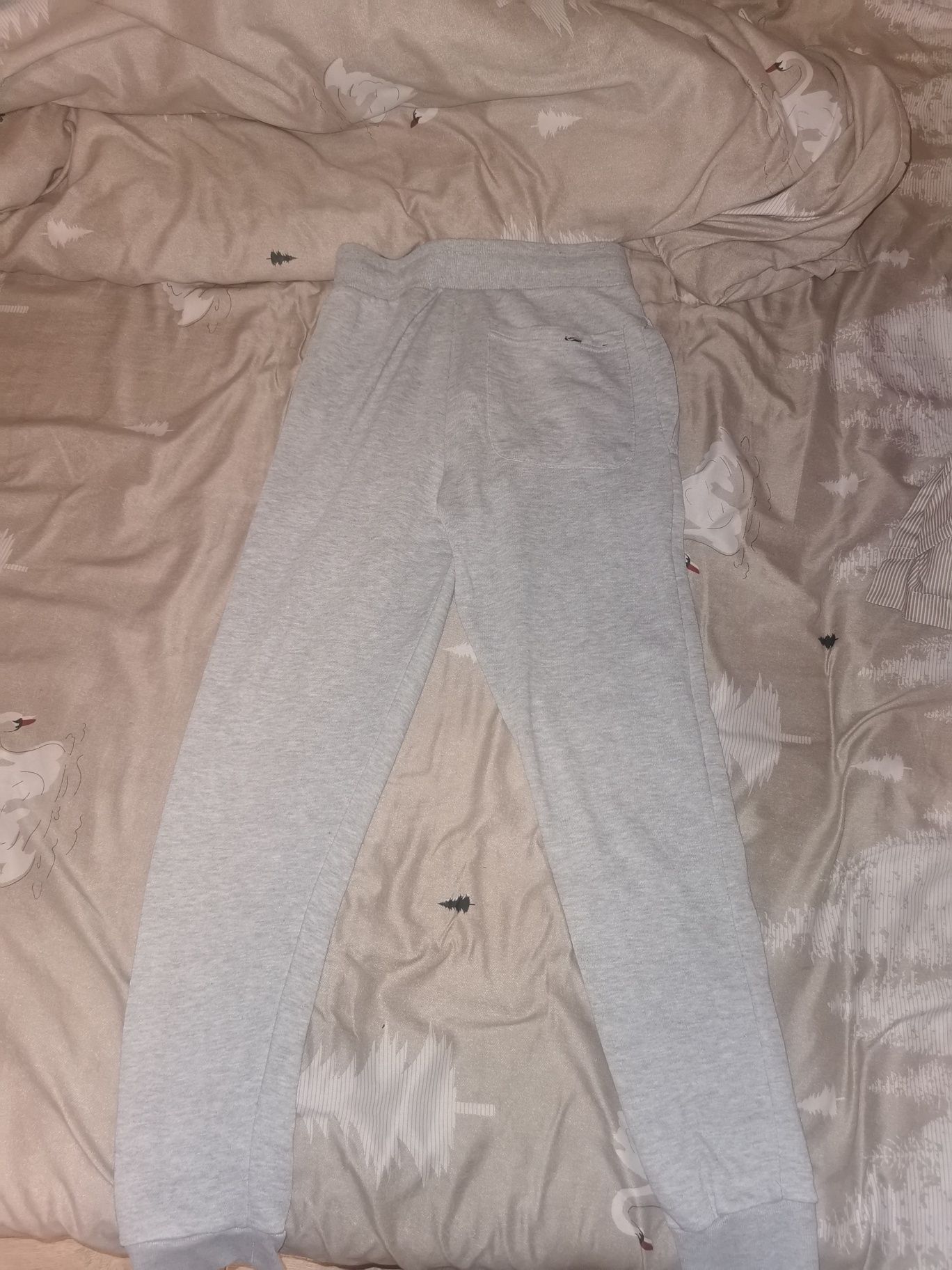 pantaloni trening