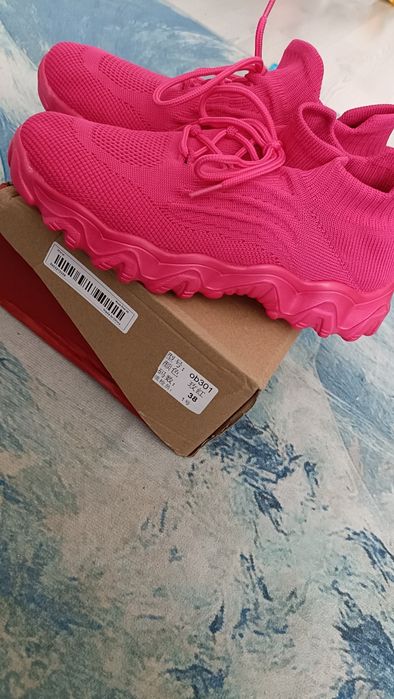 Adidași roz măsură 38