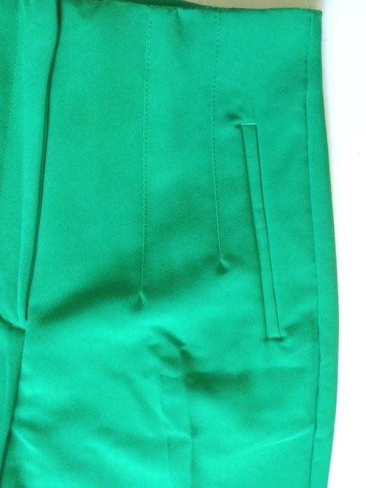 Pantaloni noi, Zara, S