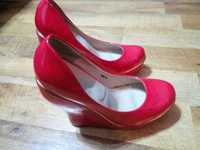 Pantofi rosii platforma-eleganti