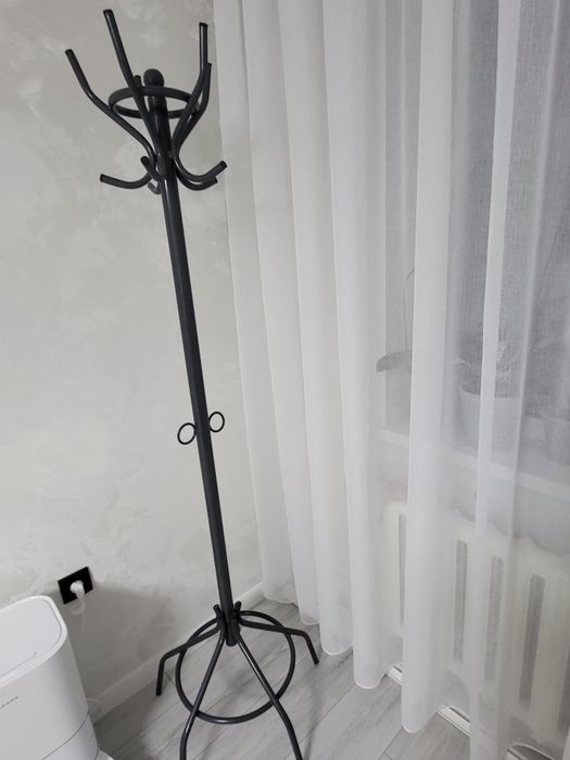 Продам вешалка напольную