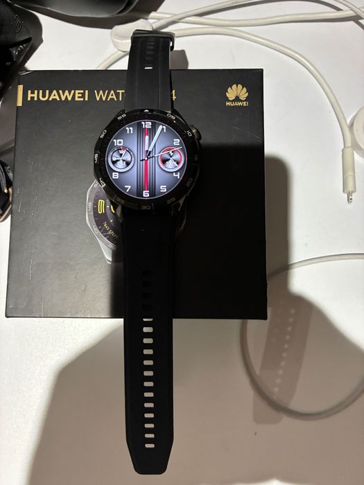 Часовник HUAWEI GT 4