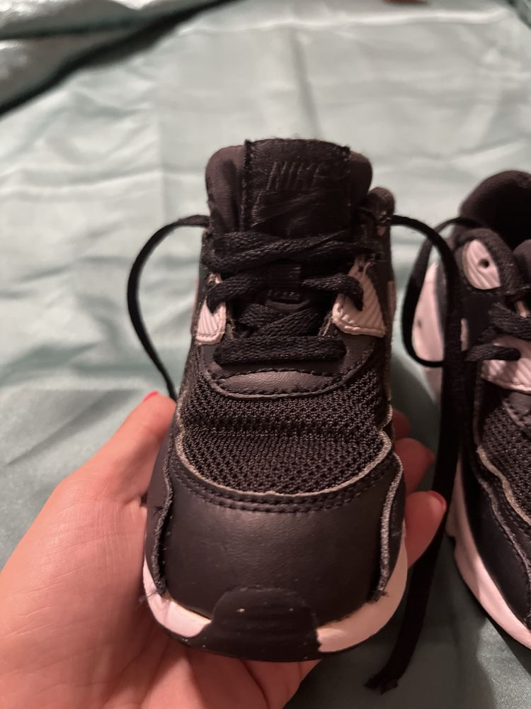 Маратонки Nike 26 номер