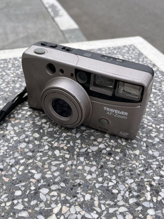 Лентов фотоапарат Traveler AF Zoom