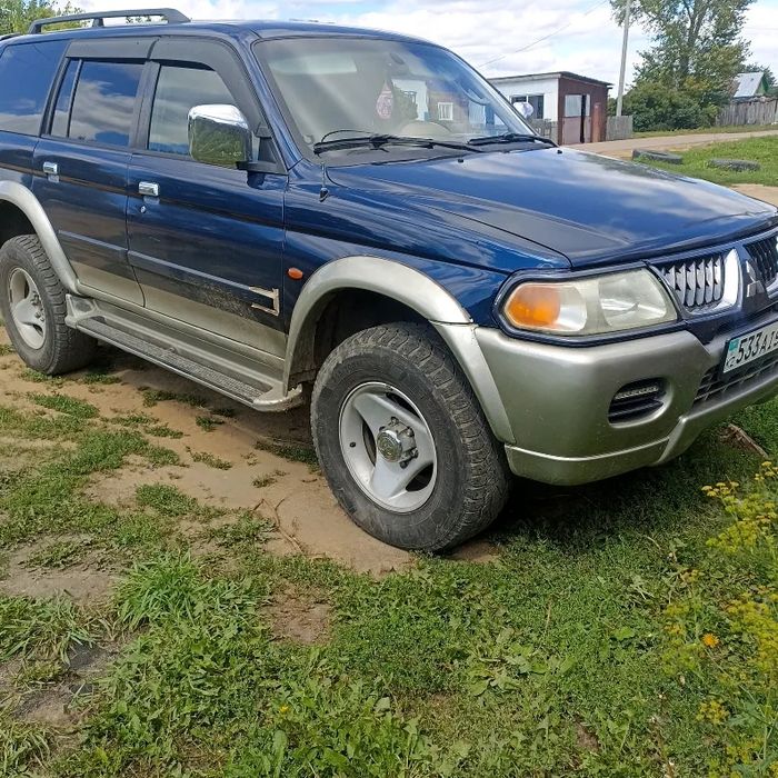 Митсубиси Монтеро спорт 2000 год