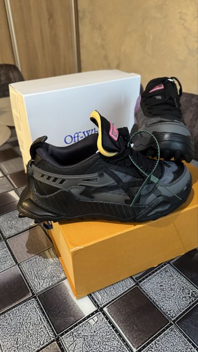 Off-White ODSY-1000 Sneakers/Adidasi  – mărimea 42 – Noi