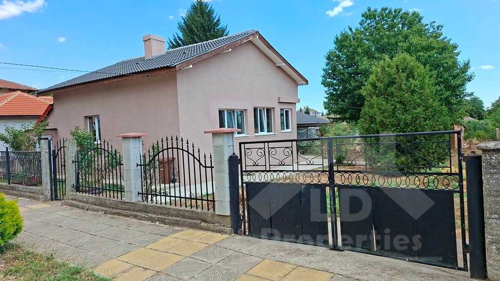 Ремонтирана едноетажна къща в гр.Генерал Тошево