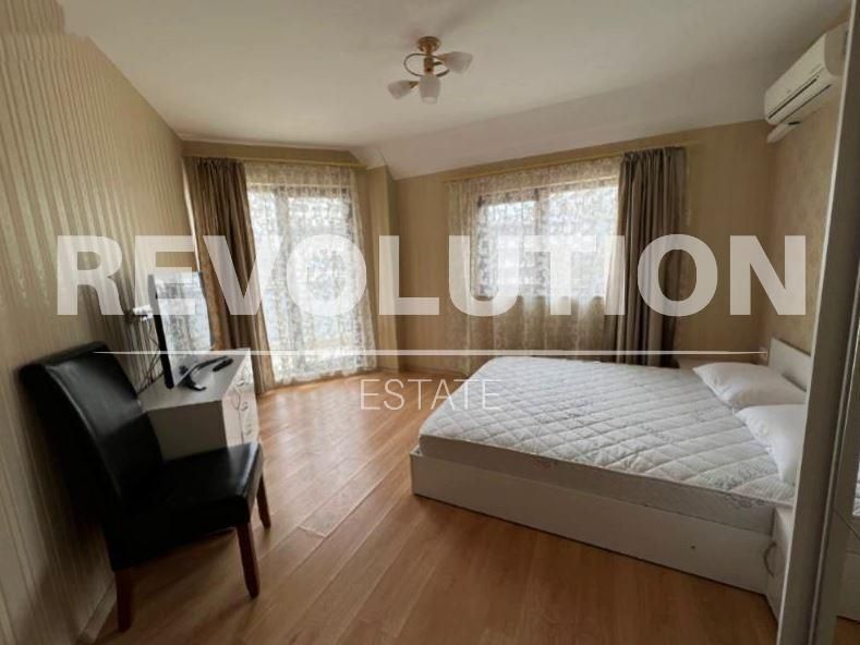 Дава се под наем Тристаен апартамент в Варна, Лятно кино Тракия - 122 кв.м за 850 € - Снимка #4