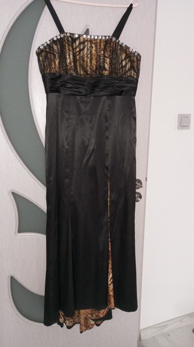 Официална сатенена рокля