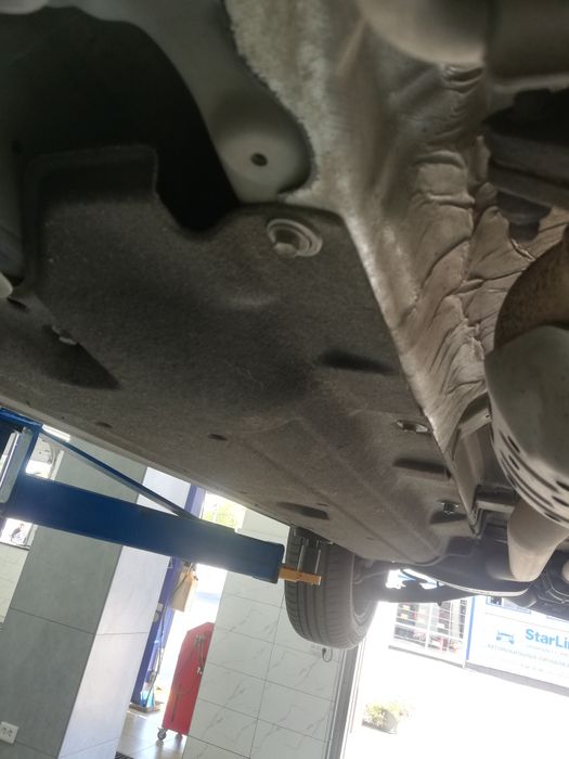 Защита днища боковые две штуки правая и левая новые оригенал