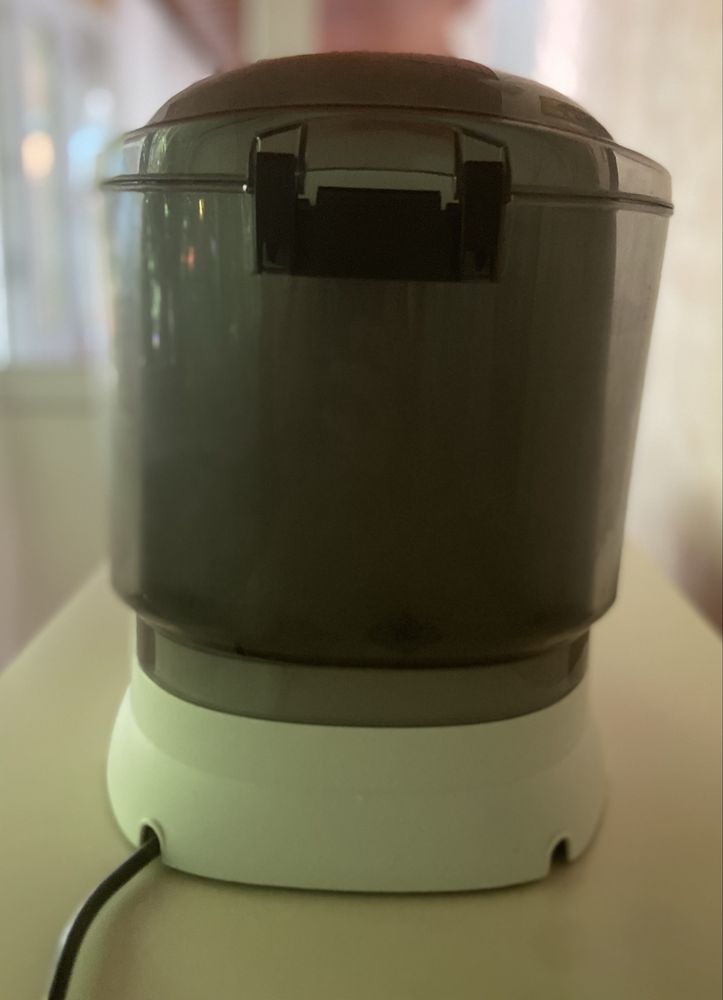 Espressor manual DeLonghi cu sistem Cappuccino