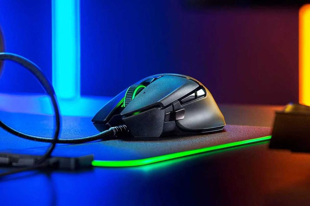 Mouse Gaming Razer Basilisk V2 RGB 20K Dpi USB cu fir nou sigilat