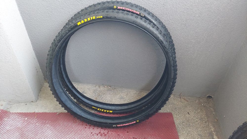 Vand cauciucuri 26" pt. bicicleta