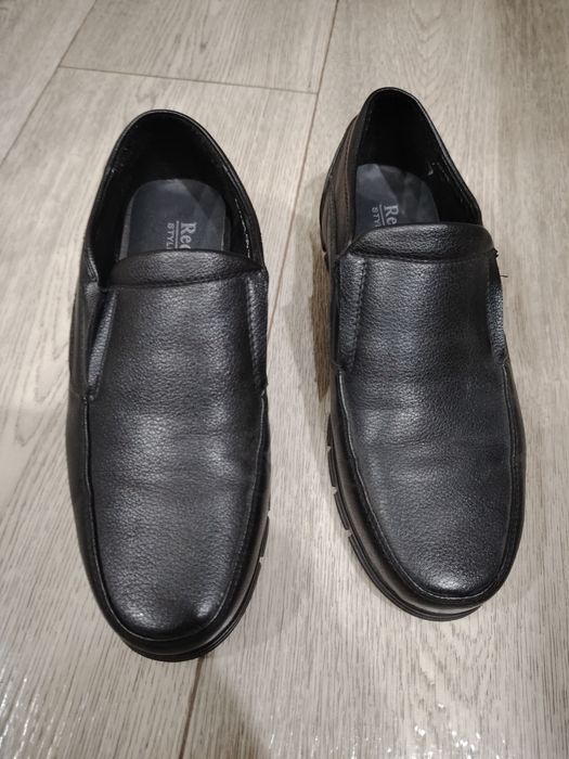 Продам детские туфли