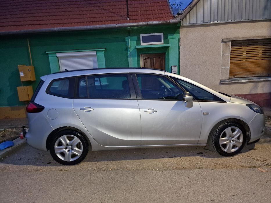 Vând Opel Zafira 2014