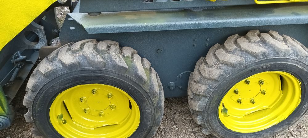 Miniincarcator bobcat fai komatsu 2100 ore cu Furci