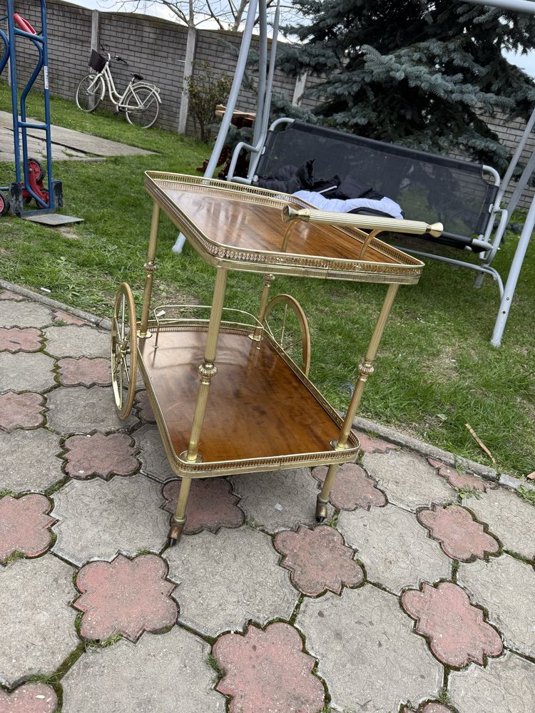 Gheridon deosebit din lemn cu metal aurit